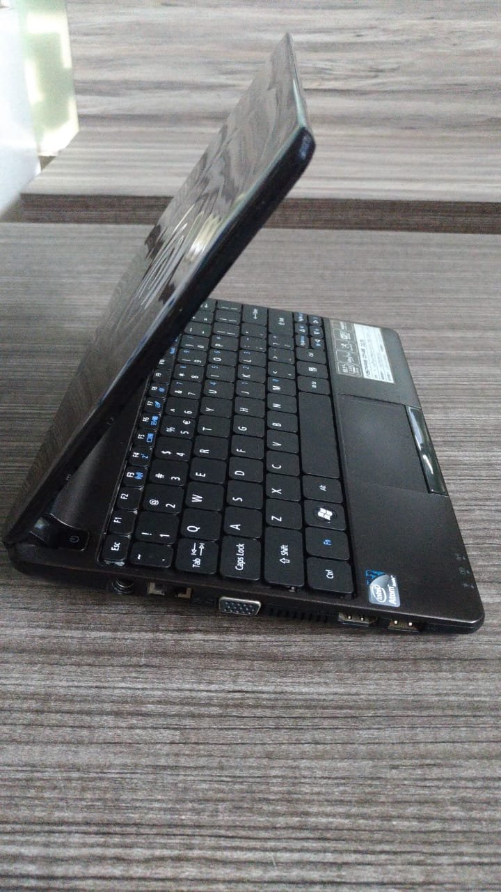 ACER Aspire One D270 Intel Atom N2600 2GB-RAM SECOND